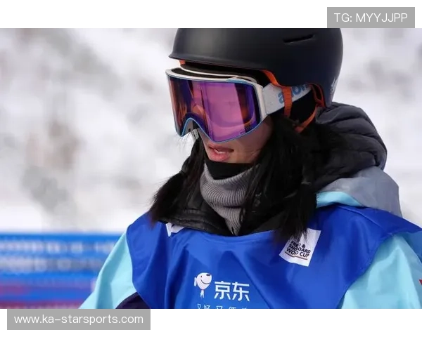 少女滑雪运动员创造赛季最佳成绩受媒体青睐,女子滑雪比赛 少女滑雪运动员创造赛季最佳成绩受媒体青睐,女子滑雪比赛